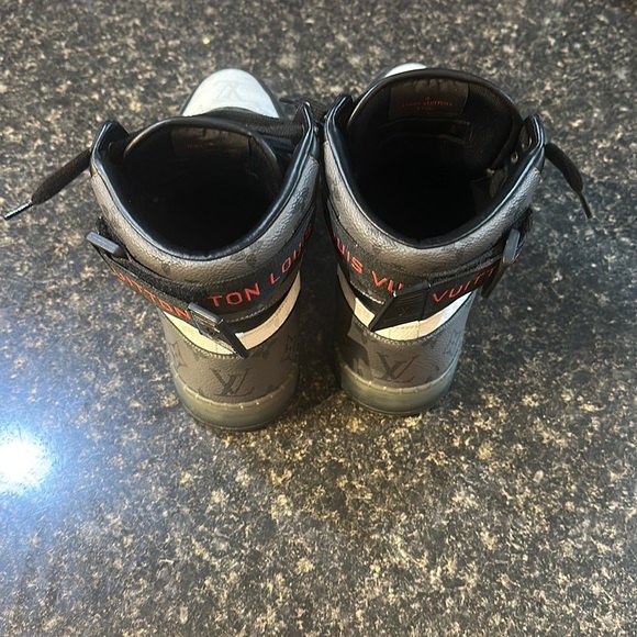 Louis Vuitton sneaker (excellent condition) - Picture 4 of 6